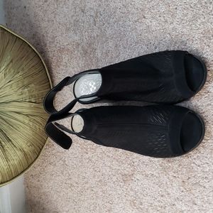 VIince Camuto booties